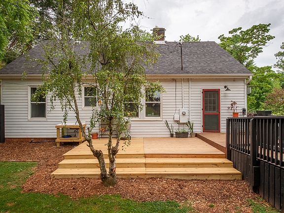 2nd image of 16 Enka Orchard St