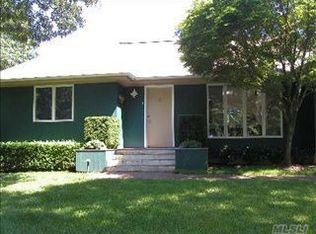 5 Higbee Rd, Hampton Bays, NY 11946