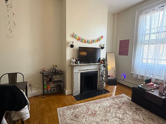 2nd image of 425 Shawmut Ave #42