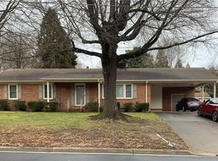 231 E Church St, Mount Airy, NC 27030