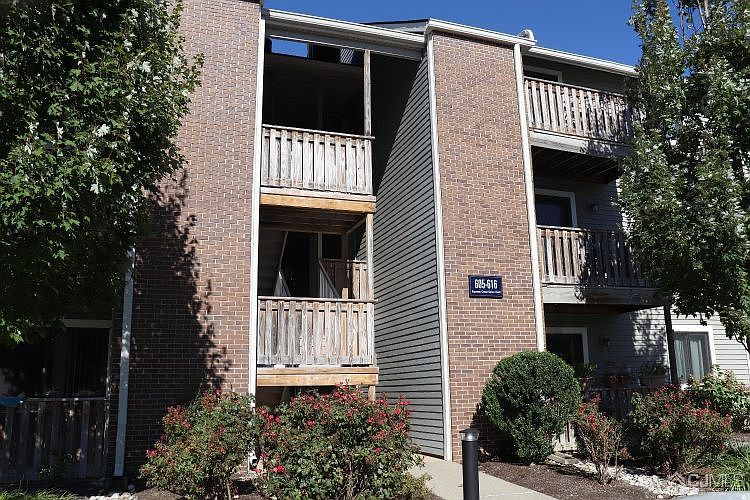 1st image of 611 Ravens Crest Dr