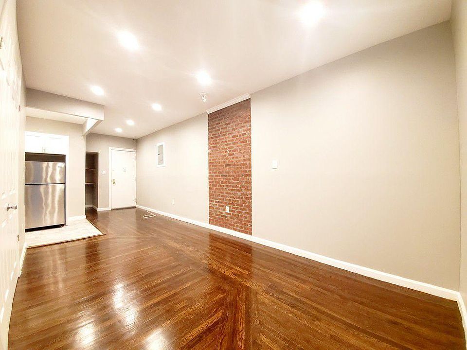2nd image of 2588 Creston Ave APT 37