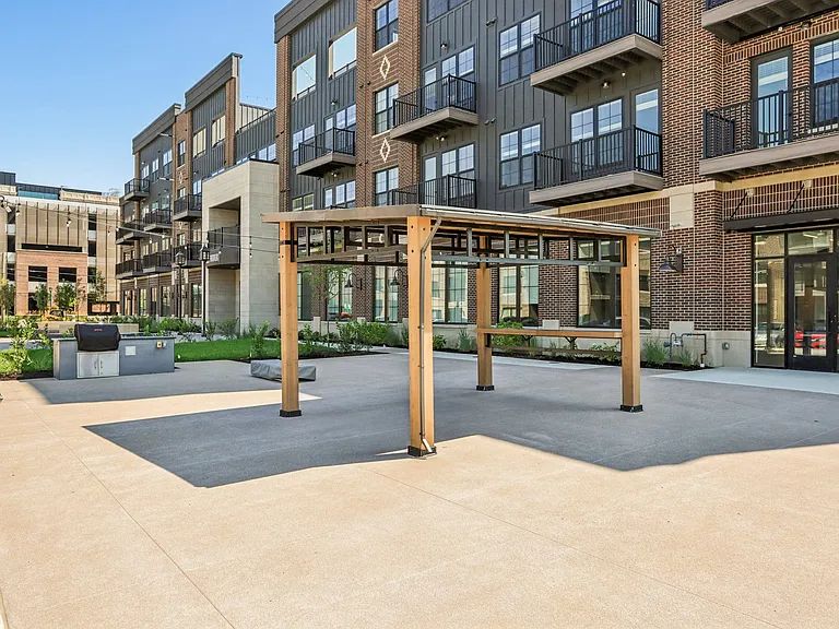 District South — Photo 24