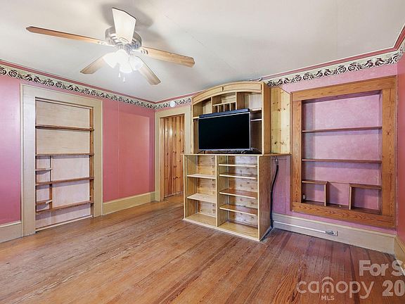 5th image of 1816 2nd St
