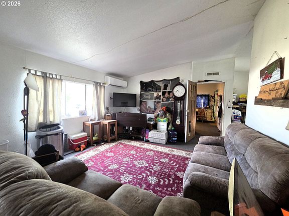 5th image of 32120 Nichols Ln