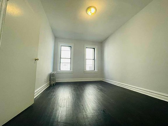 5th image of 2157 Ocean Ave APT 6D