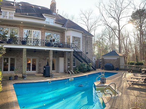 2nd image of 1409 Briarwood Cir