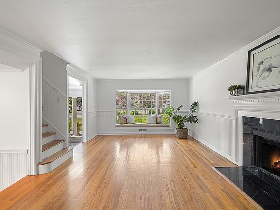 2nd image of 141 Idlewood Dr
