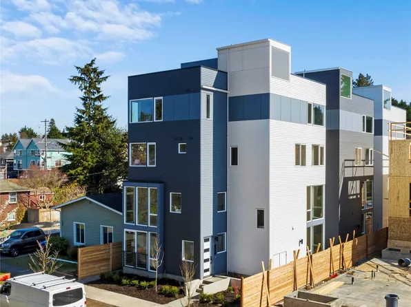 6320 41st Avenue SW #E, Seattle, WA 98136