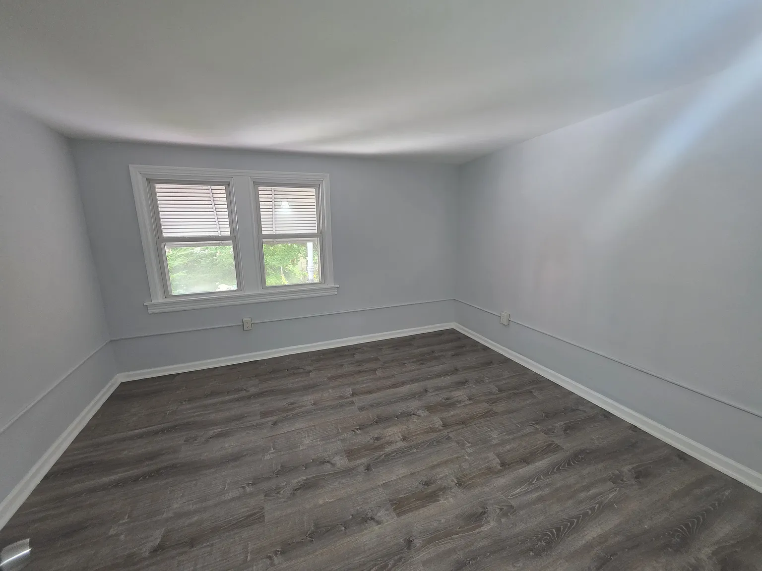 3 bed, 960 sqft, $1,900 — Photo 3