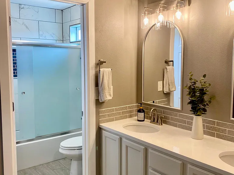 503 W Canyon Lakes Dr — Photo 10