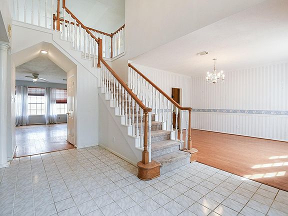 5th image of 19102 Weeping Oak Ct