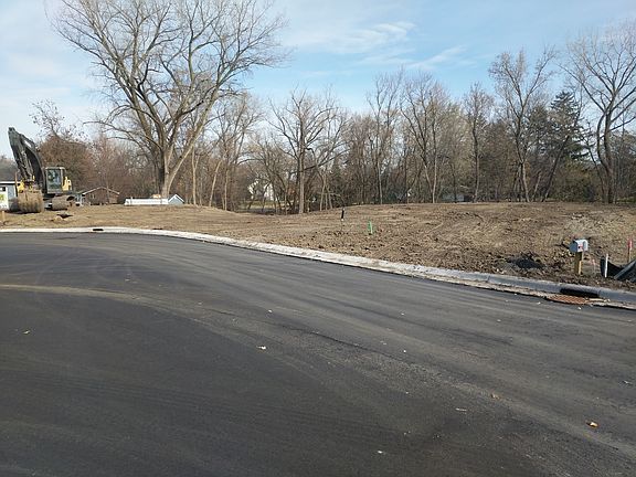 4th image of 7617 Brooklyn Park Dr N