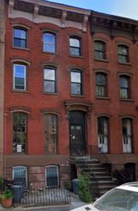 1st image of 70 S Elliott Pl