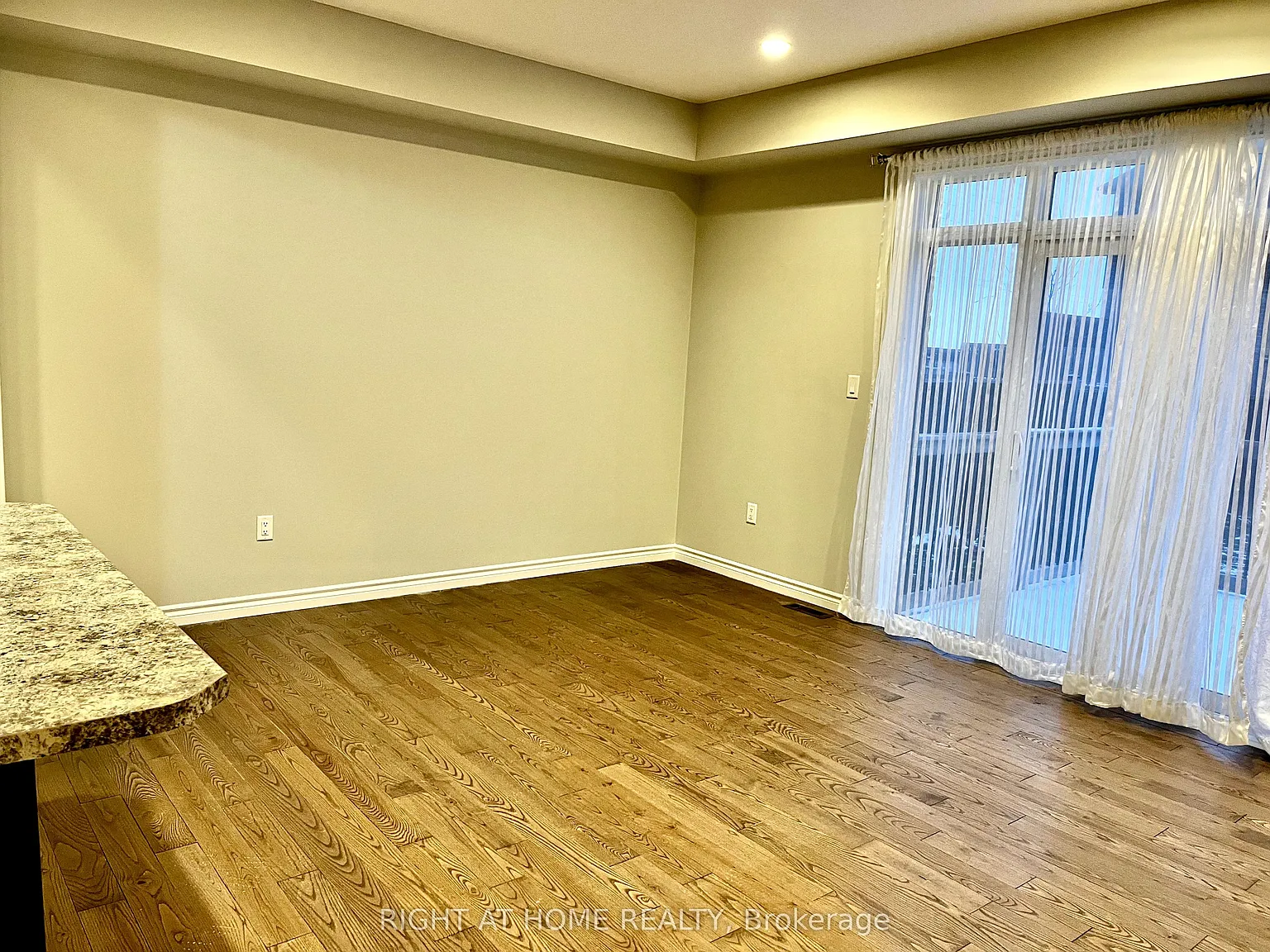 3 bed, $2,800 — Photo 4