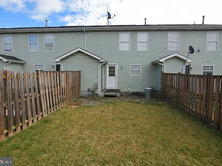 311 Willowbrook Ct — Photo 7