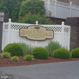 2900 State Hill Rd APT I11, Reading, PA, 19610
