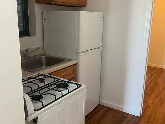 2nd image of 214 Canal St #17