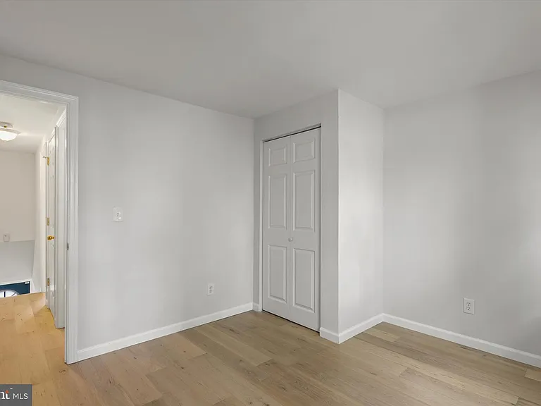 2143 E Albert St — Photo 10