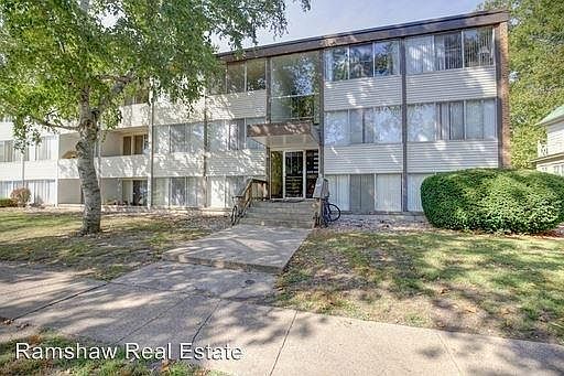 2nd image of 1110 W Stoughton St #304