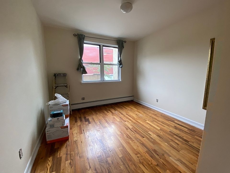 1st image of 150 Stanhope St #L2