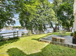 24 Juniper Ln, Riverside, CT 06878