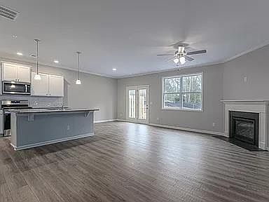 4th image of 726 Woodstock Grove Dr