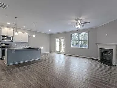 726 Woodstock Grove Dr — Photo 4