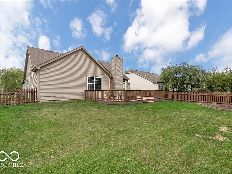 10272 Lakeland Dr — Photo 14