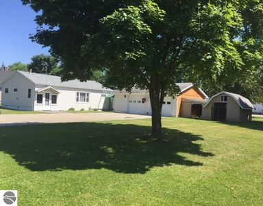 410 E Hillcrest St, Alma, MI, 48801