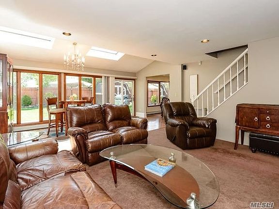 5th image of 29 Hedge Ln
