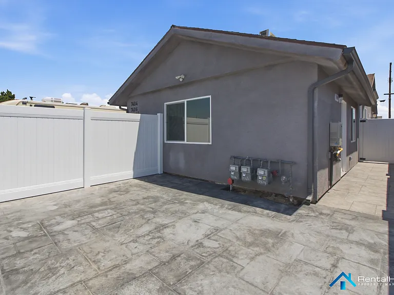 7404 Lemp Ave — Photo 11
