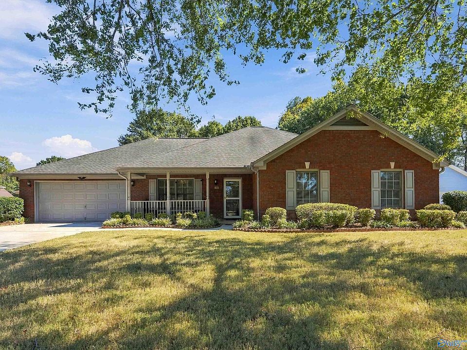 1st image of 218 Amber Ln