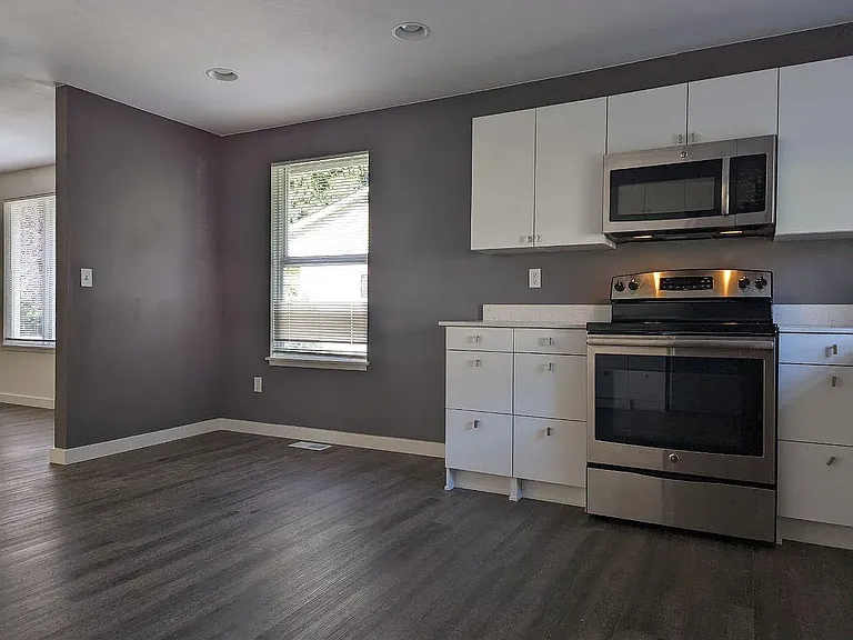 5210 Grove St #A — Photo 3