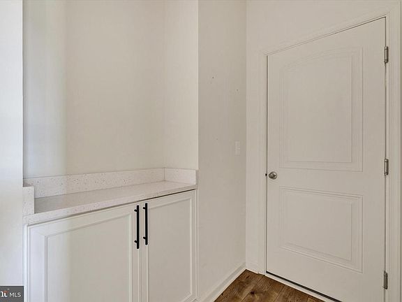 5th image of 31407 Valley Green Rd