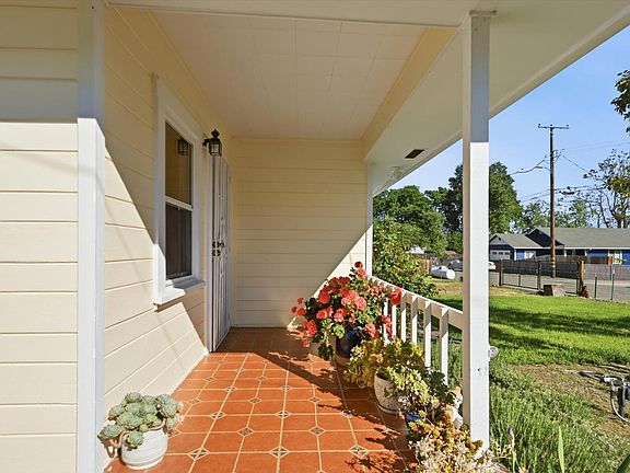 2nd image of 3440 Beach Street