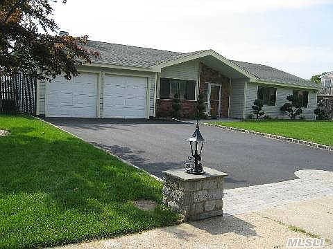 1st image of 4 Dolphin Ln W