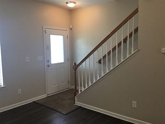 2nd image of 106 Fleishhacker Pl