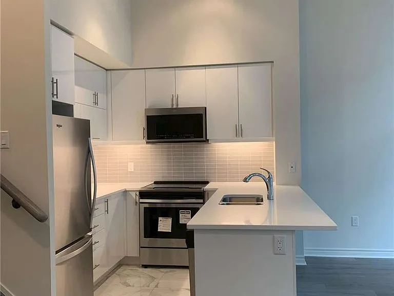 39 Annie Craig Dr #Townhouse 02 — Photo 5