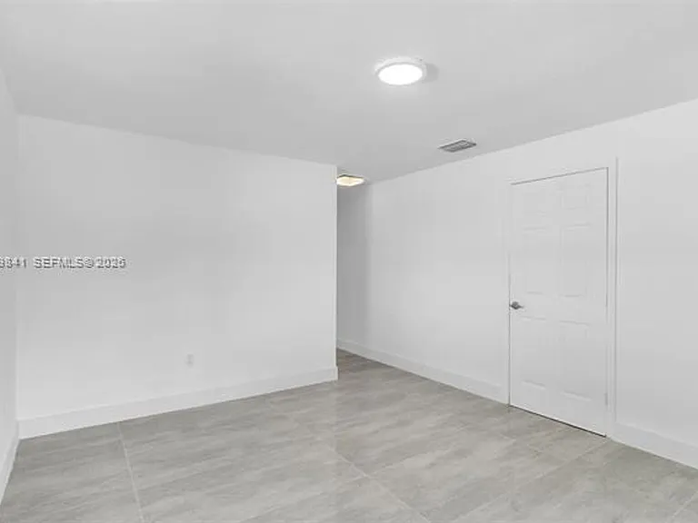 9999 NW 25th Ter #9999 — Photo 7