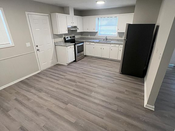 3rd image of 5620 Blueridge Dr
