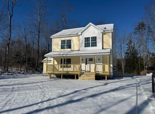 5 Bracken Woods Rd, Raymond, ME 04071