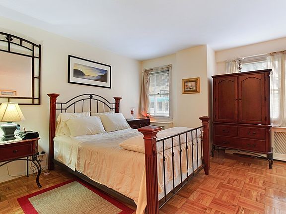 3rd image of 430 W 34th St