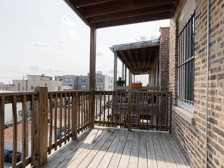 2331 W Superior St #2R — Photo 16