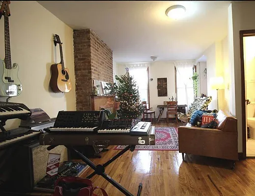 Rented by Simcha Halpert, LREB | media 20