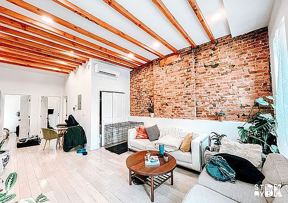3rd image of 754A Willoughby Ave #2F