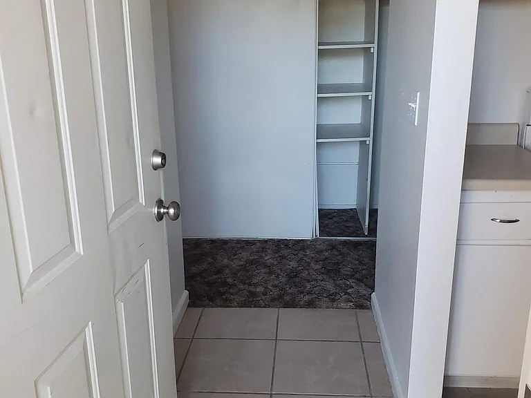 3245 Sanbury Cir — Photo 4