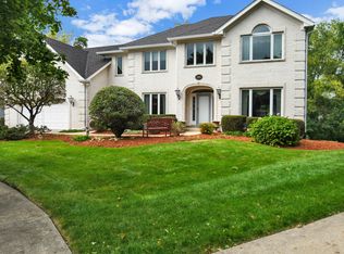 2081 Persimmon Ct, Naperville, IL 60565