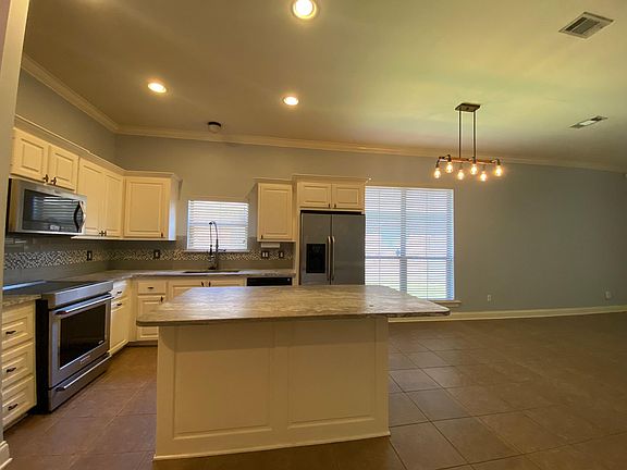 3rd image of 3080 Southbank Dr