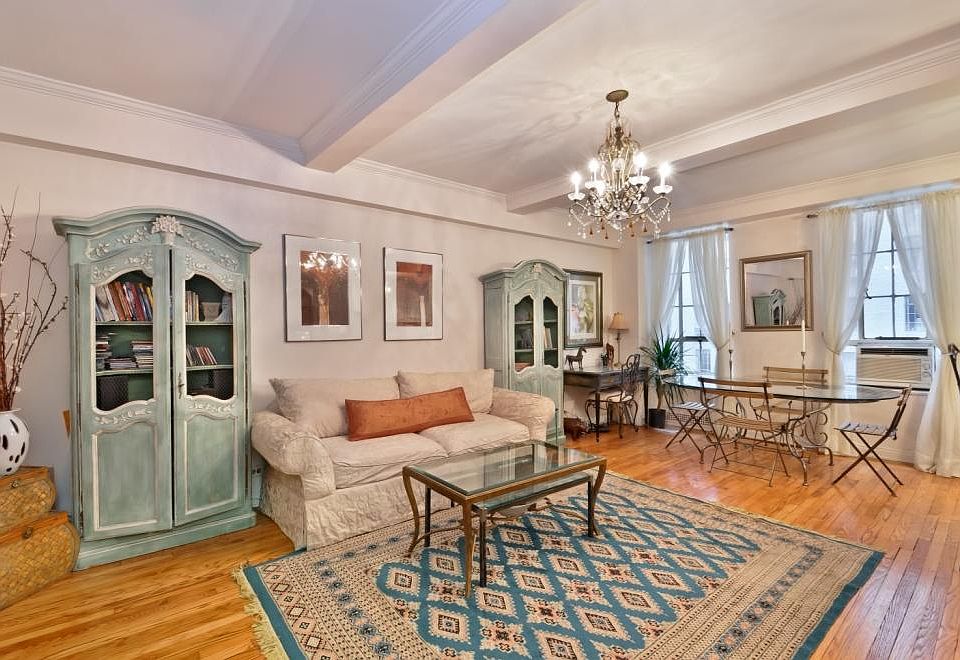 1st image of 333 W 56th St APT 4L